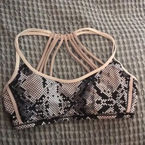 Discontinued Lululemon free to be bra 🧘🏻‍♀️